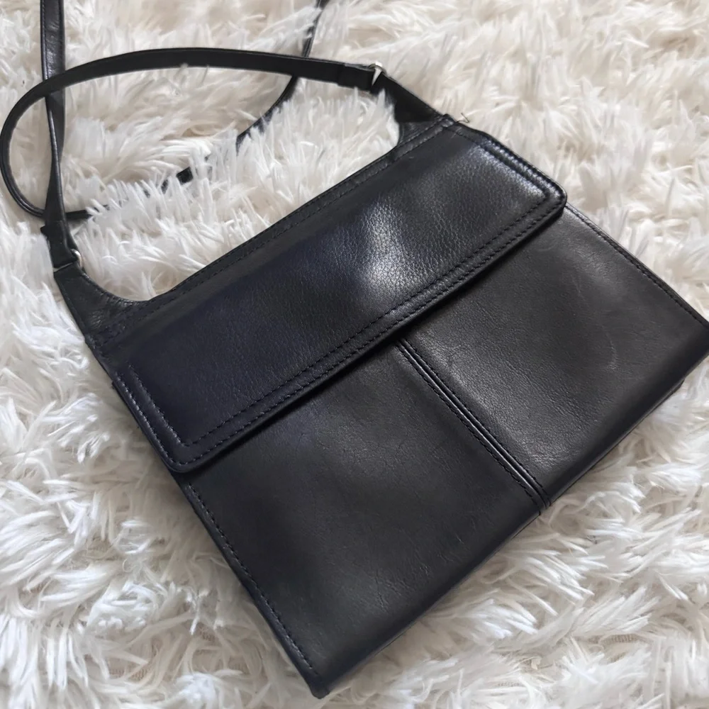 MINT Vintage Fossil Black Leather Flap Crossbody Bag - Picture 7 of 7